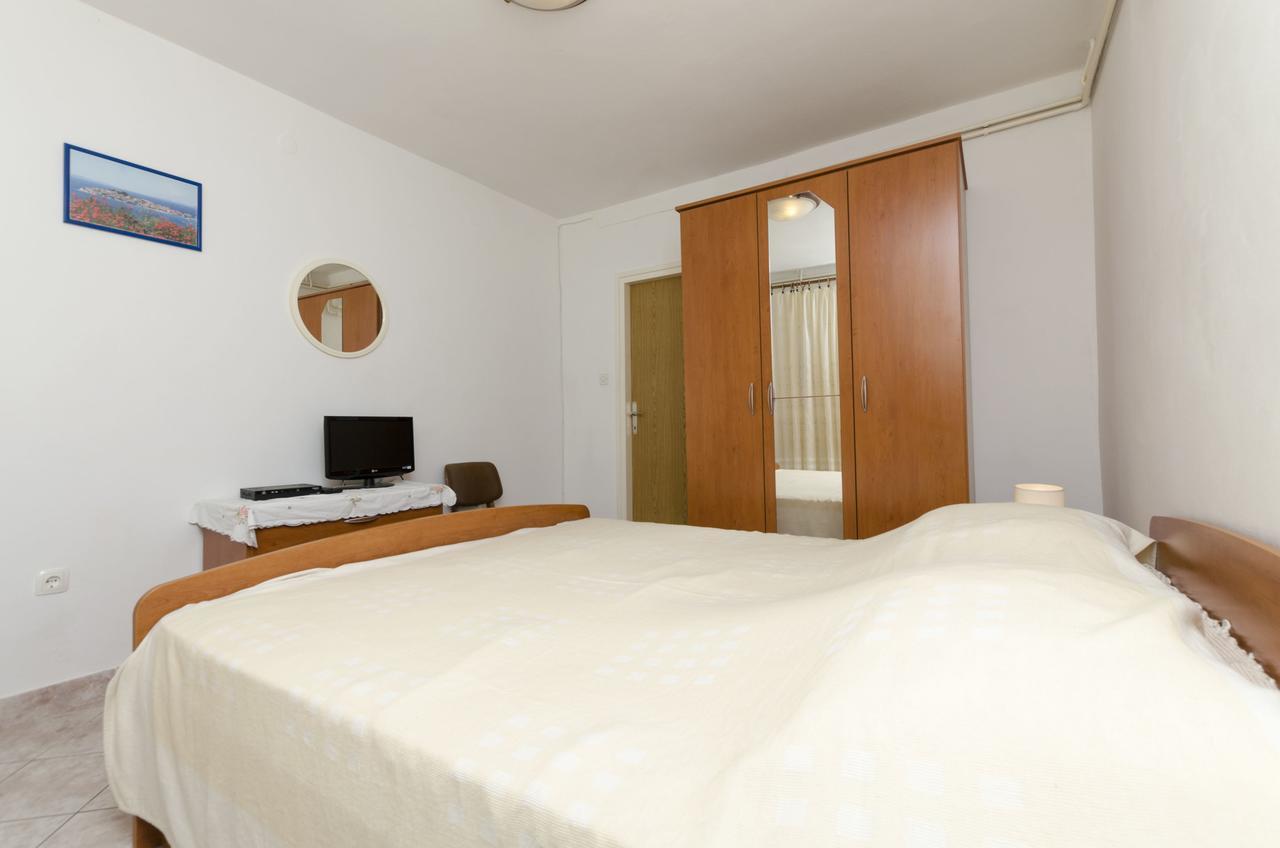 Apartments And Room Mate-Mare Primošten Esterno foto